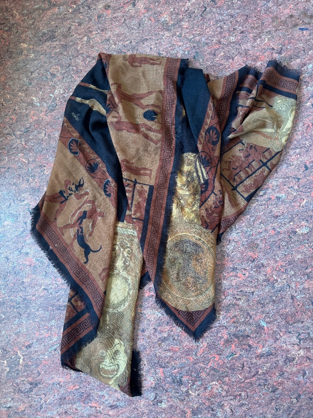 gorgeous giant real FENDI shawl/scarf - Picture 2 of 16